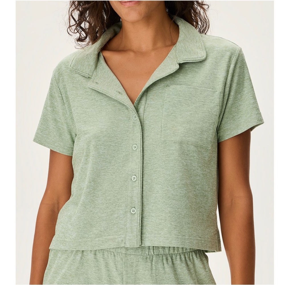 Outdoor Voices 2023 CloudKnit Recover Shortsleeve Button Front Top Size Medium